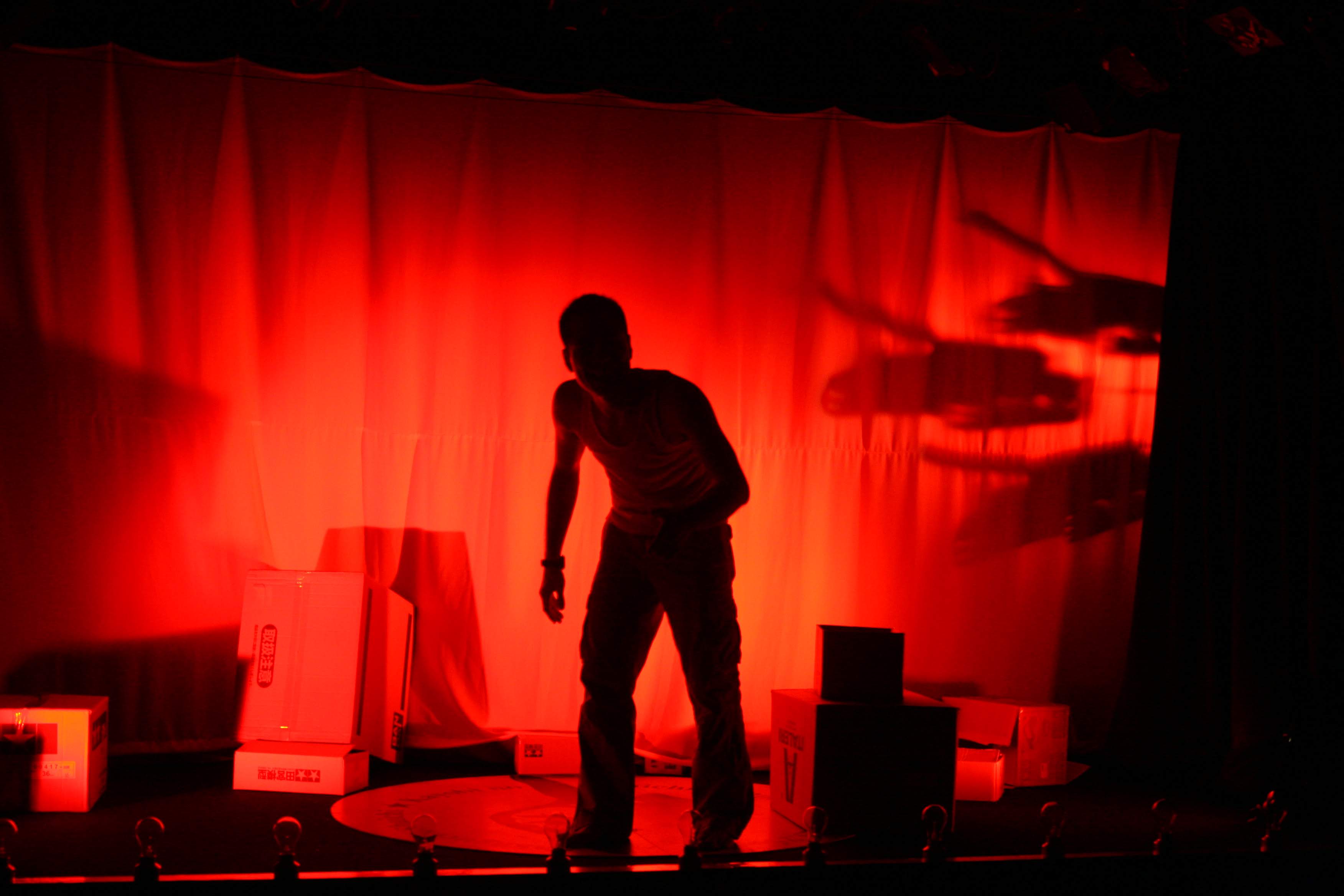 ダイハーダー・ダイハーデスト_舞台写真