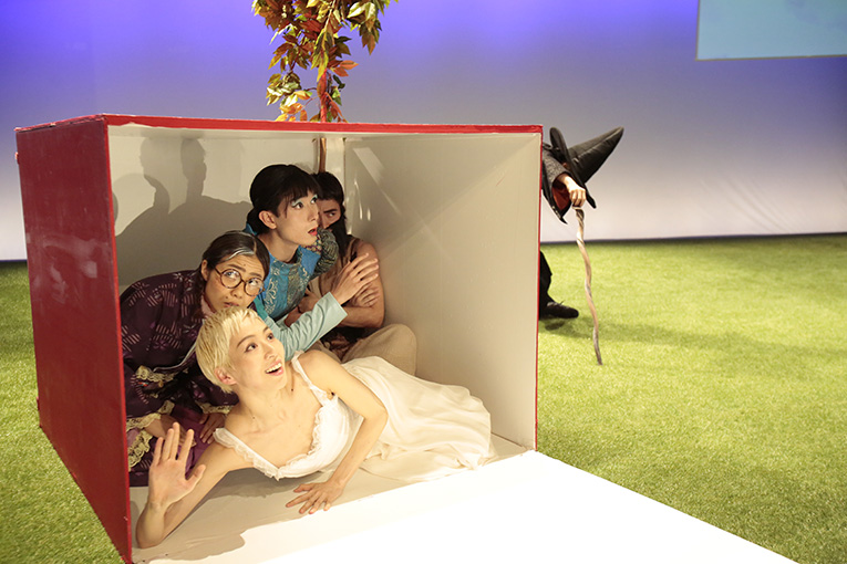 近代童話劇シリーズvol.1『箱入り娘』_舞台写真