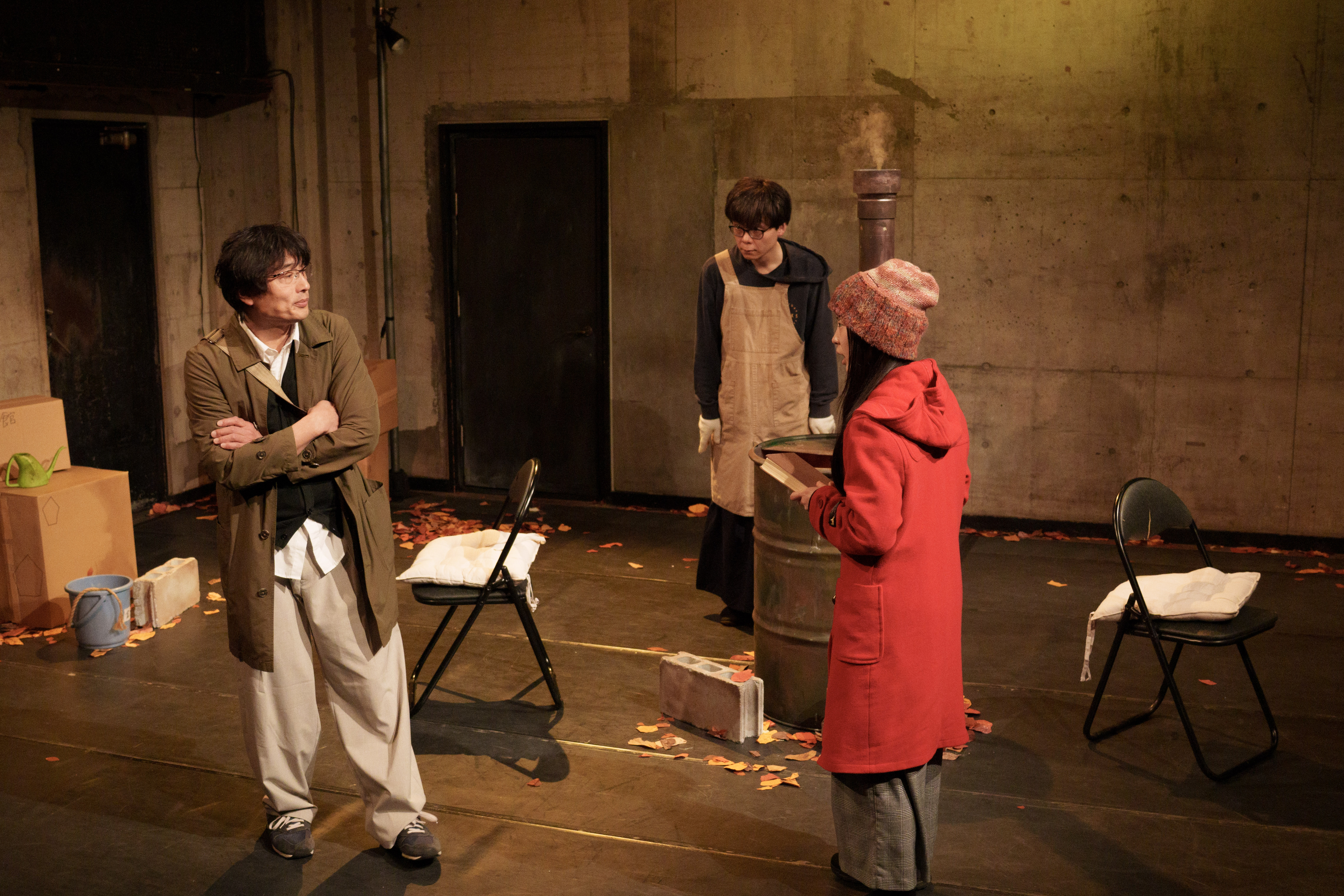 窓の階東京公演『ここはどこかの窓のそと２』_舞台写真