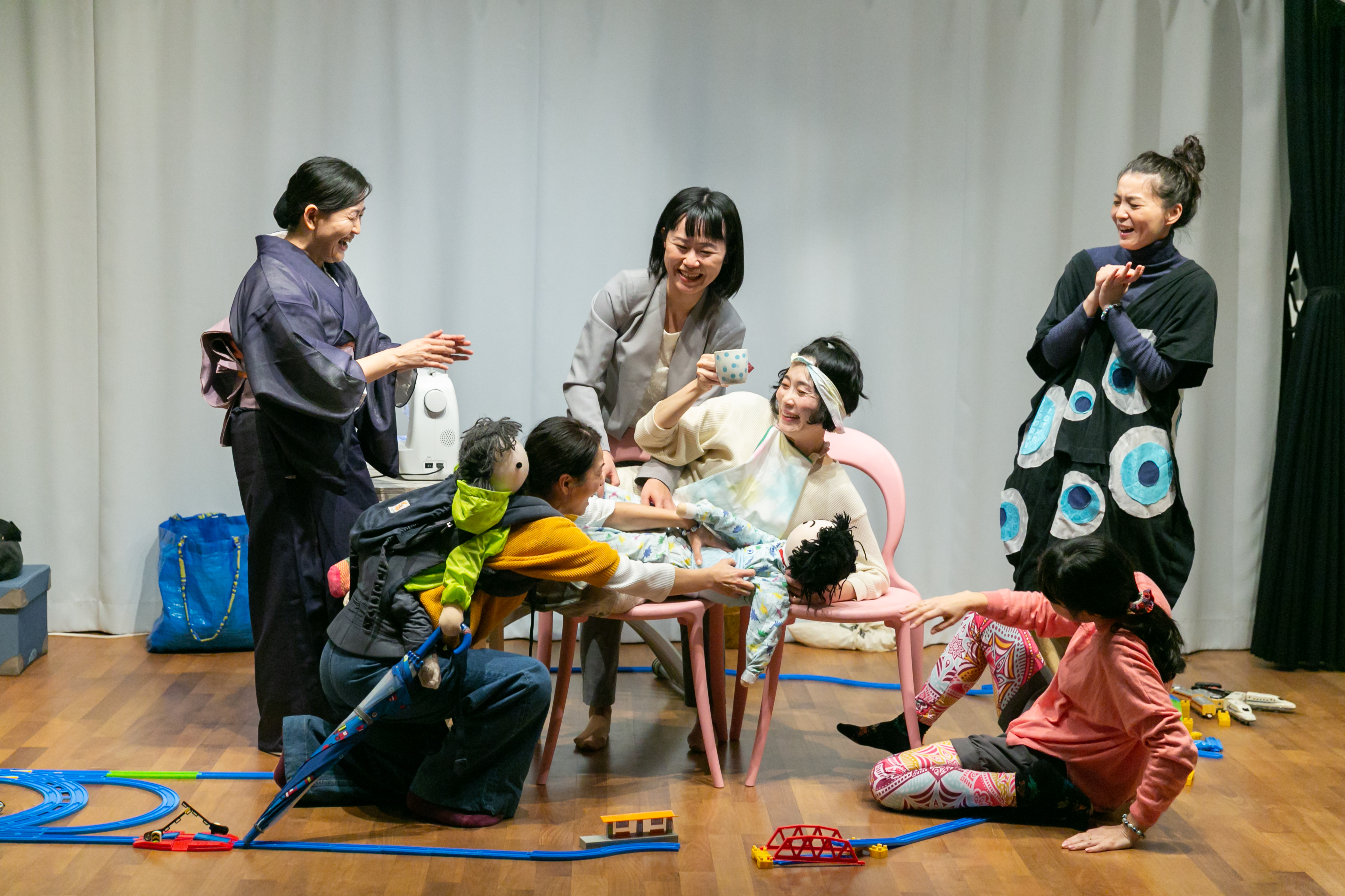 6姉妹はサイコーエブリデイ_舞台写真