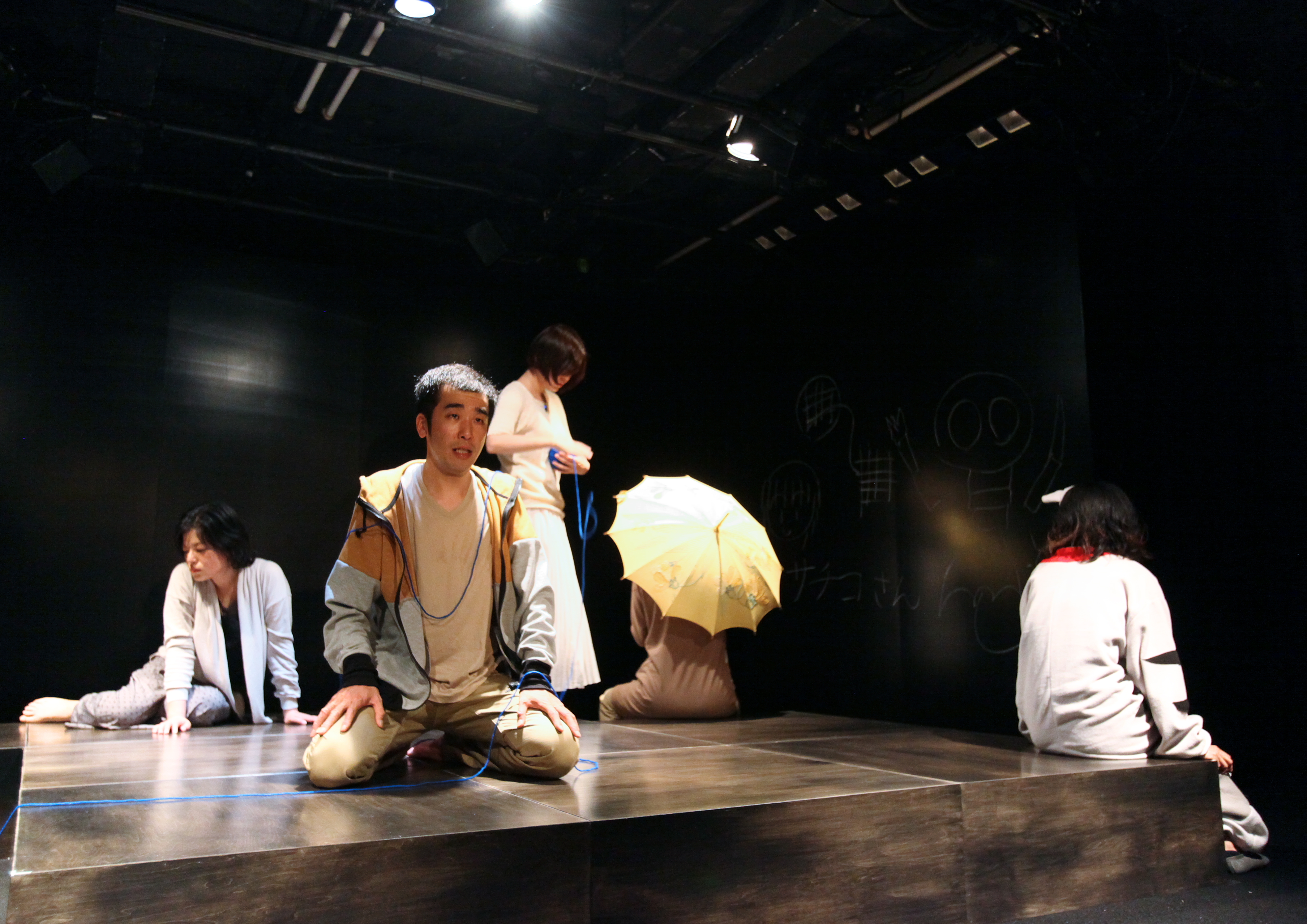 覚めてる間は夢を見ない_舞台写真