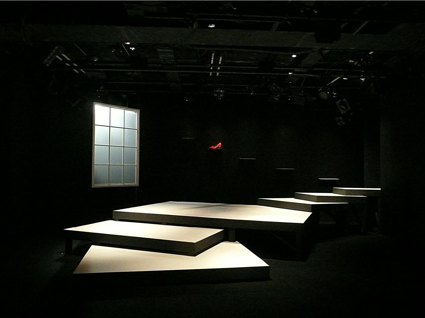 赤い靴はいて_舞台写真