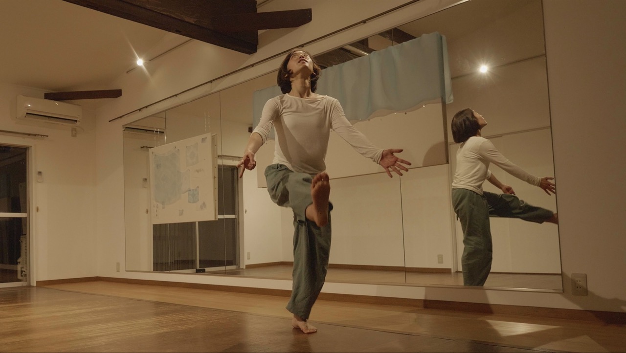 川瀬亜衣 ソロダンス『透明な綾』（2025年2月）_舞台写真