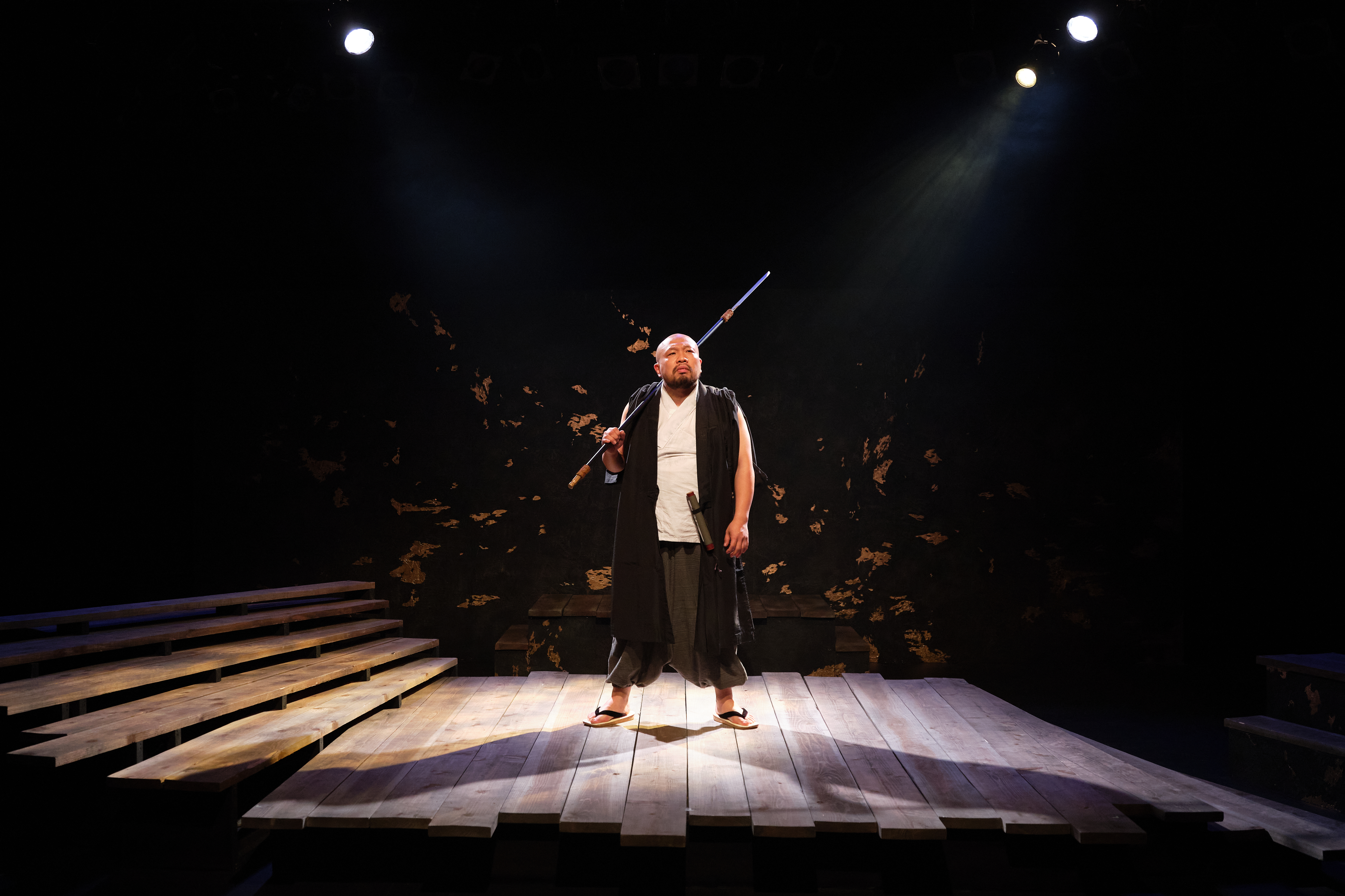 その犀はひとり行く_舞台写真