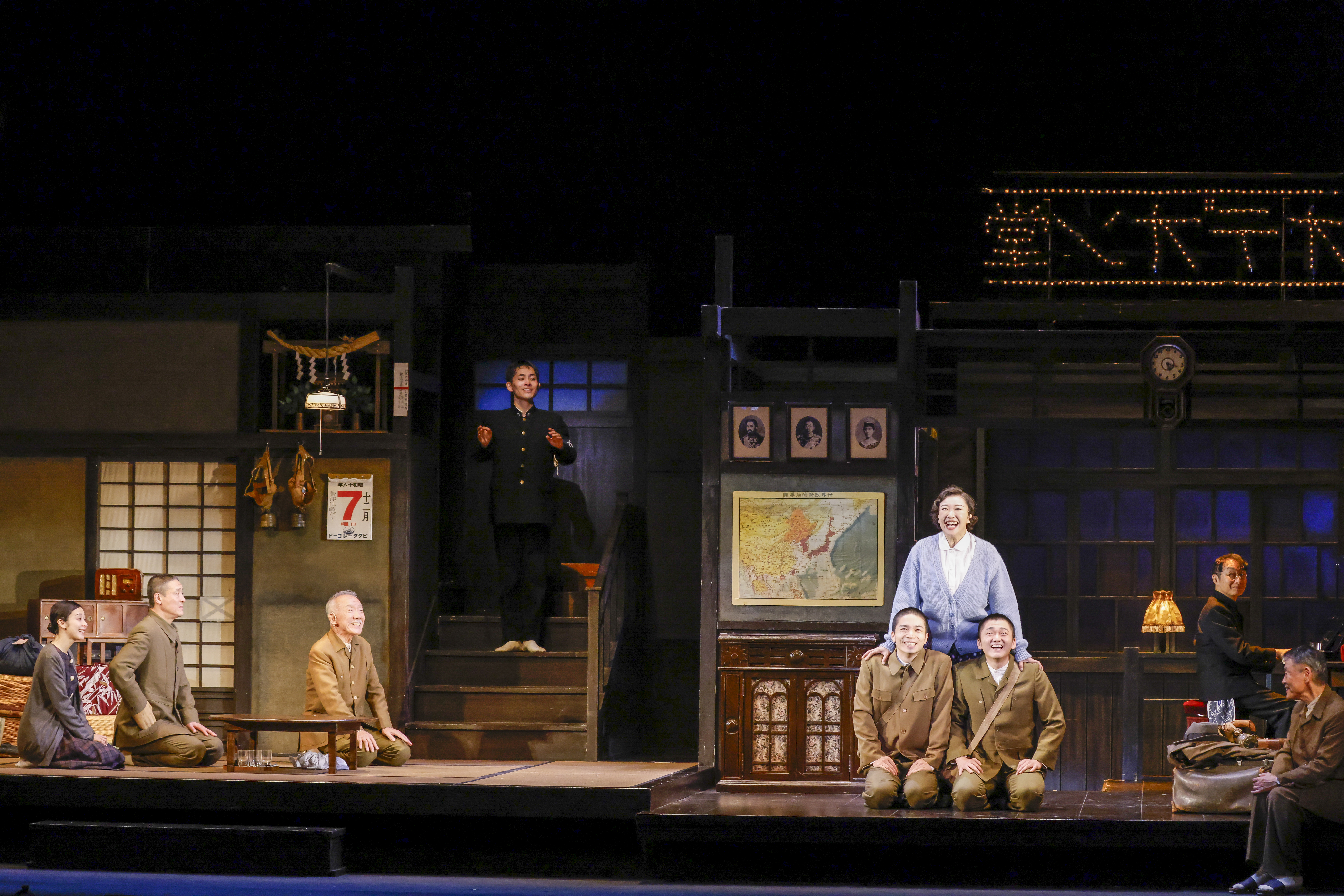 こまつ座第155回公演『きらめく星座』_舞台写真