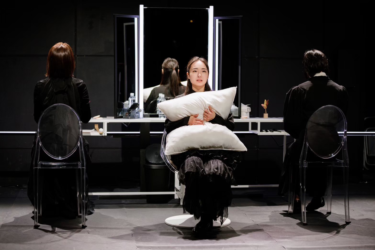 楽屋〜流れ去るものはやがてなつかしき〜_舞台写真