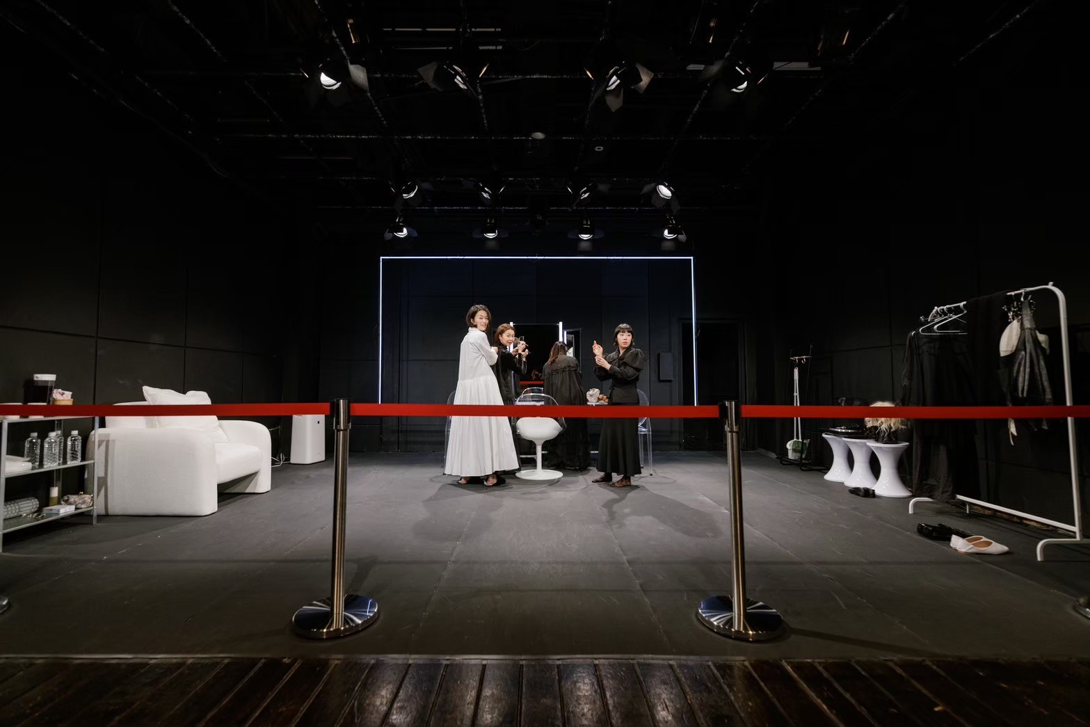 楽屋〜流れ去るものはやがてなつかしき〜_舞台写真