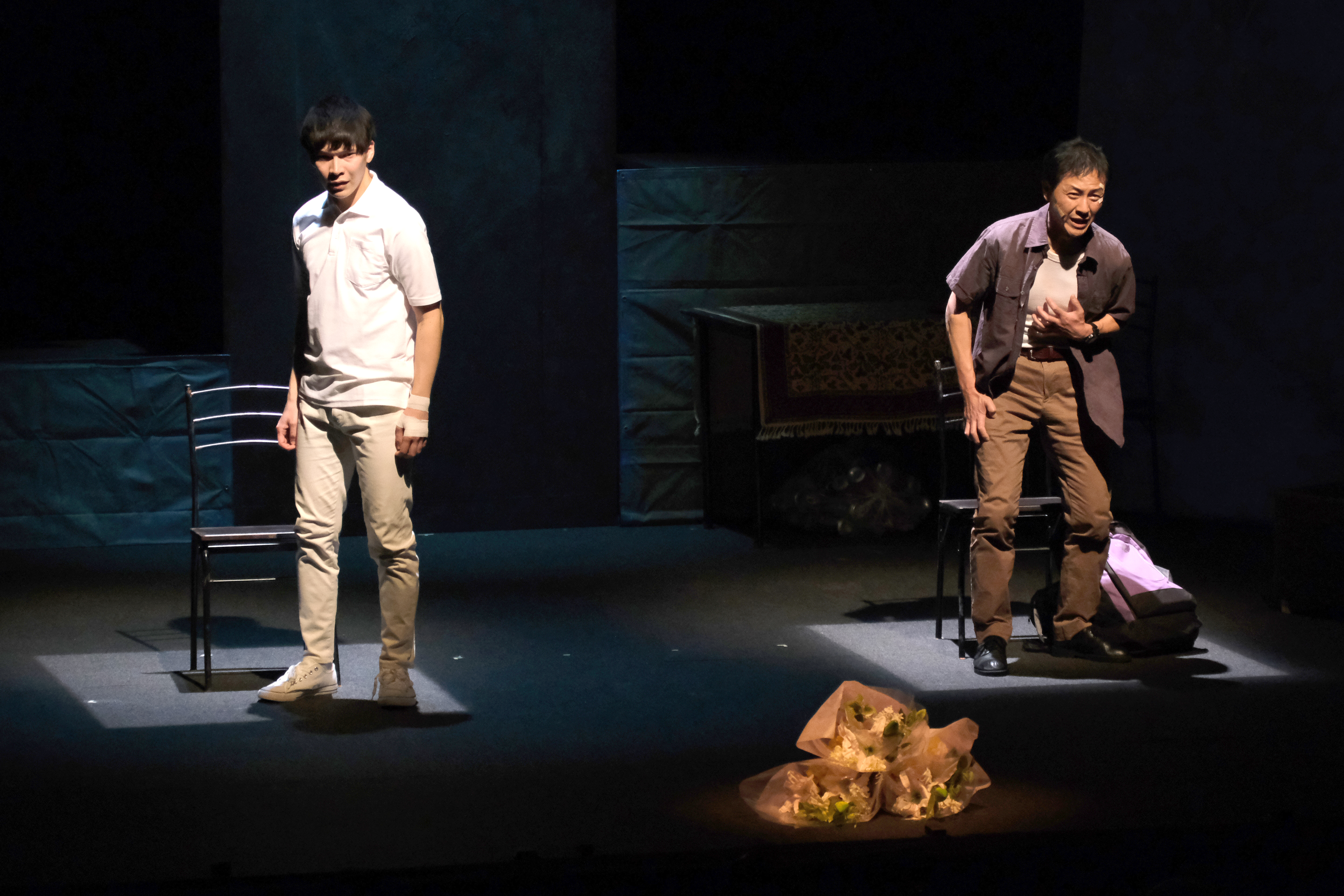 眠っているウサギ_舞台写真