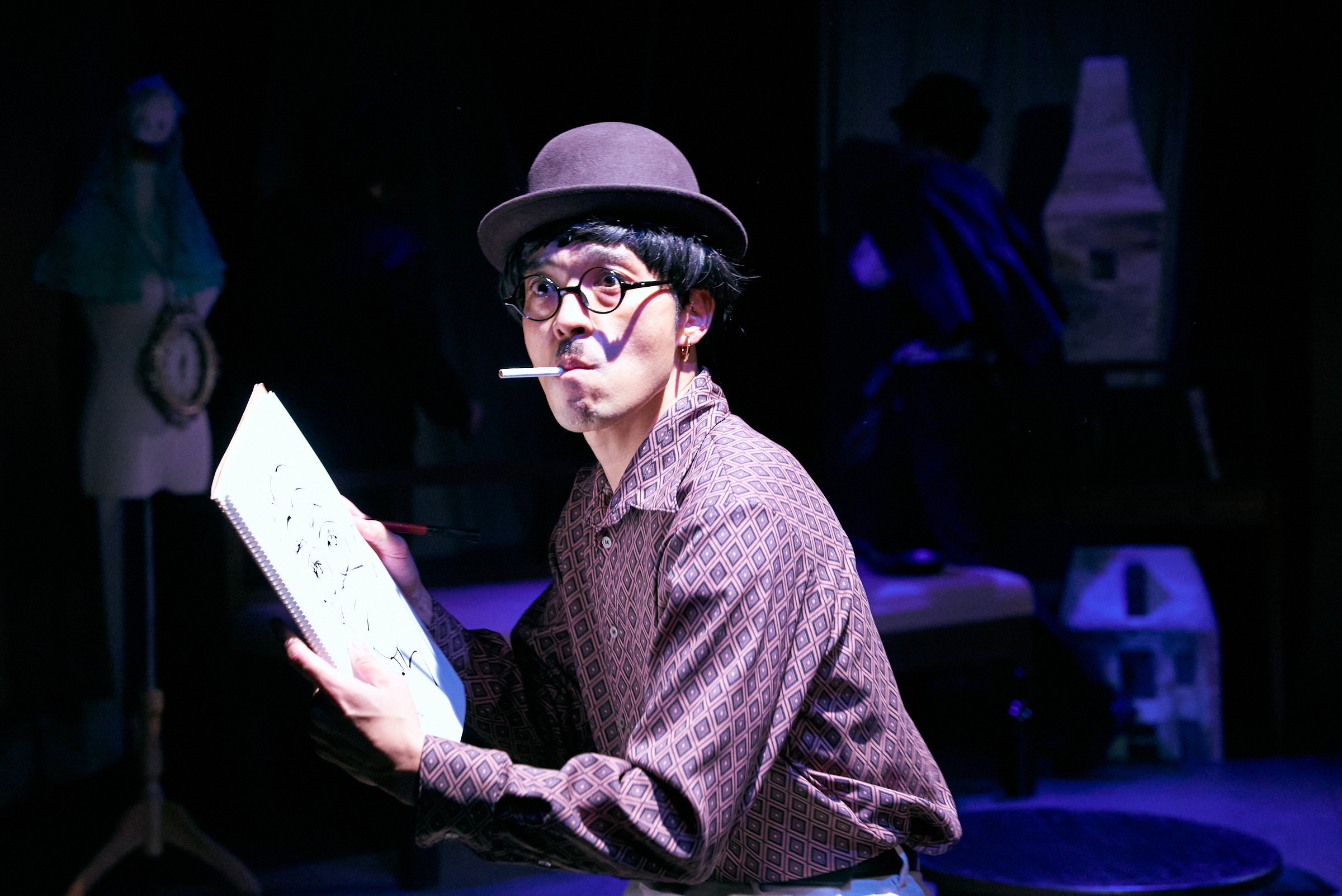 藤田嗣治～白い暗闇～_舞台写真