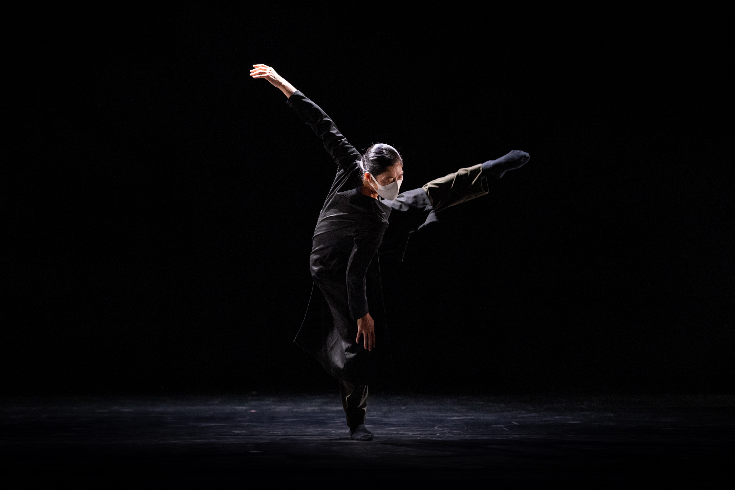 『BLACK ROOM』『BLACKBIRD』よりソロ_舞台写真