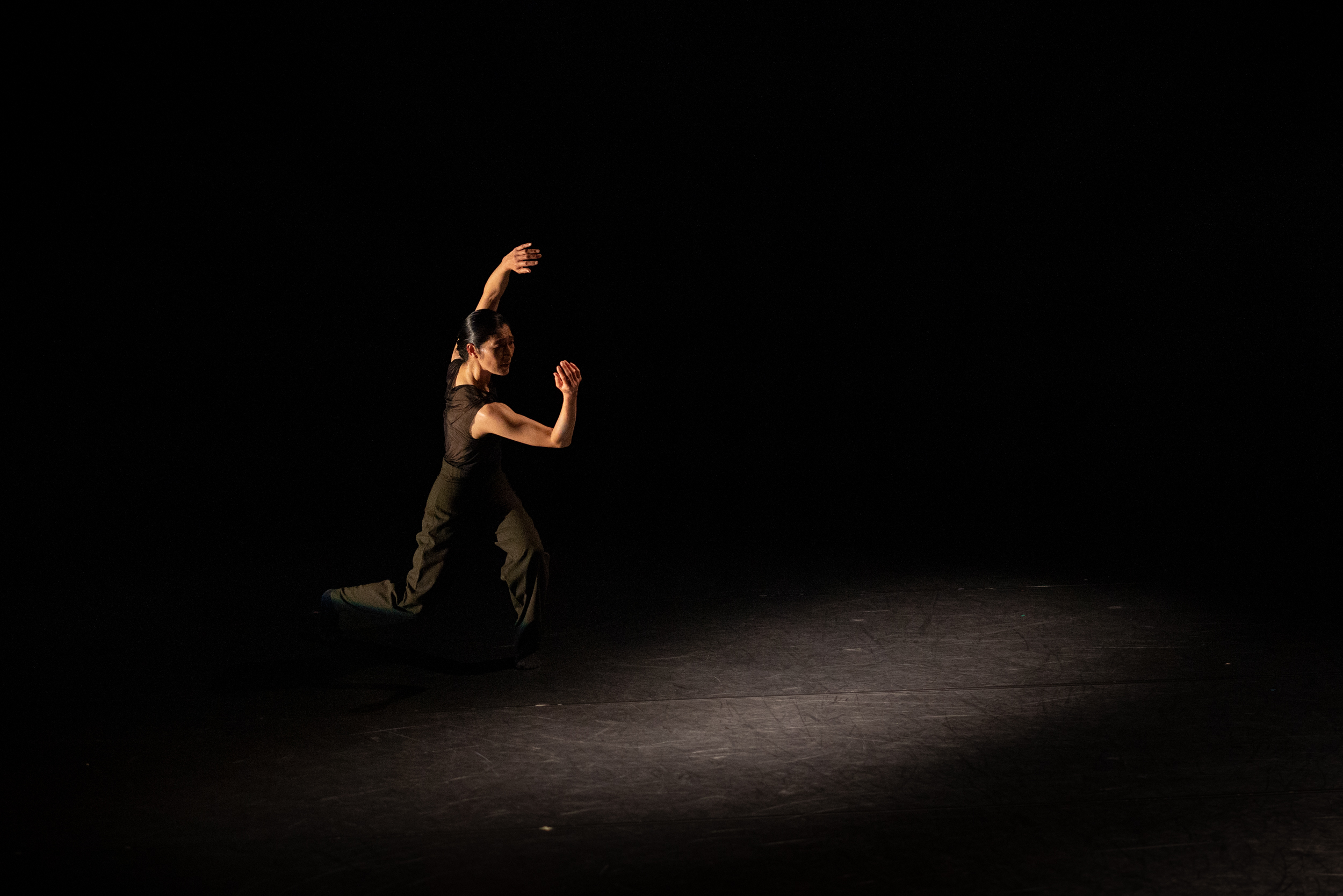 『BLACK ROOM』『BLACKBIRD』よりソロ_舞台写真
