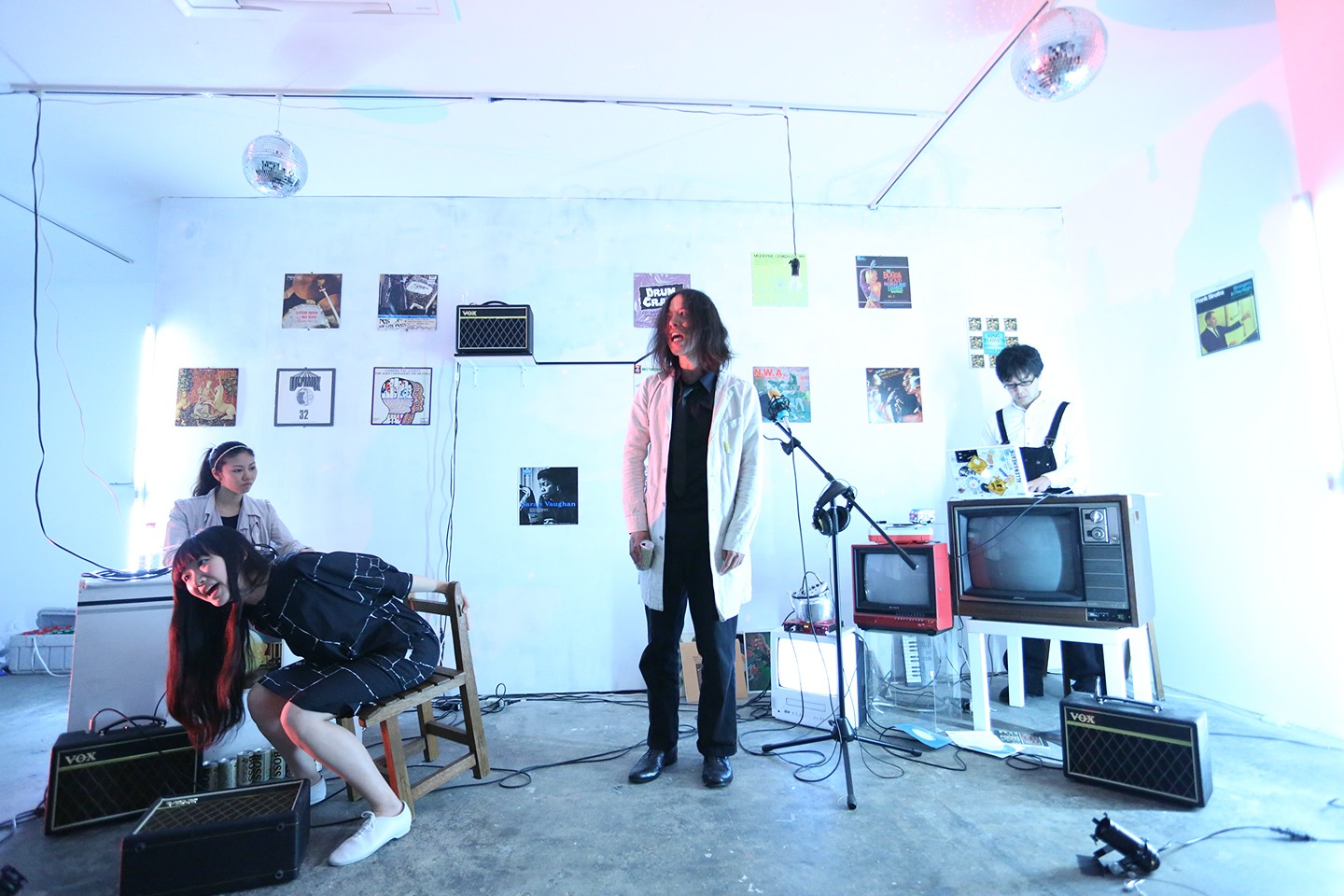大谷能生さん（音楽家）とジプシー_舞台写真
