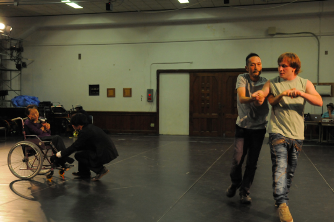 Thikwa + Junkan Projekt_舞台写真