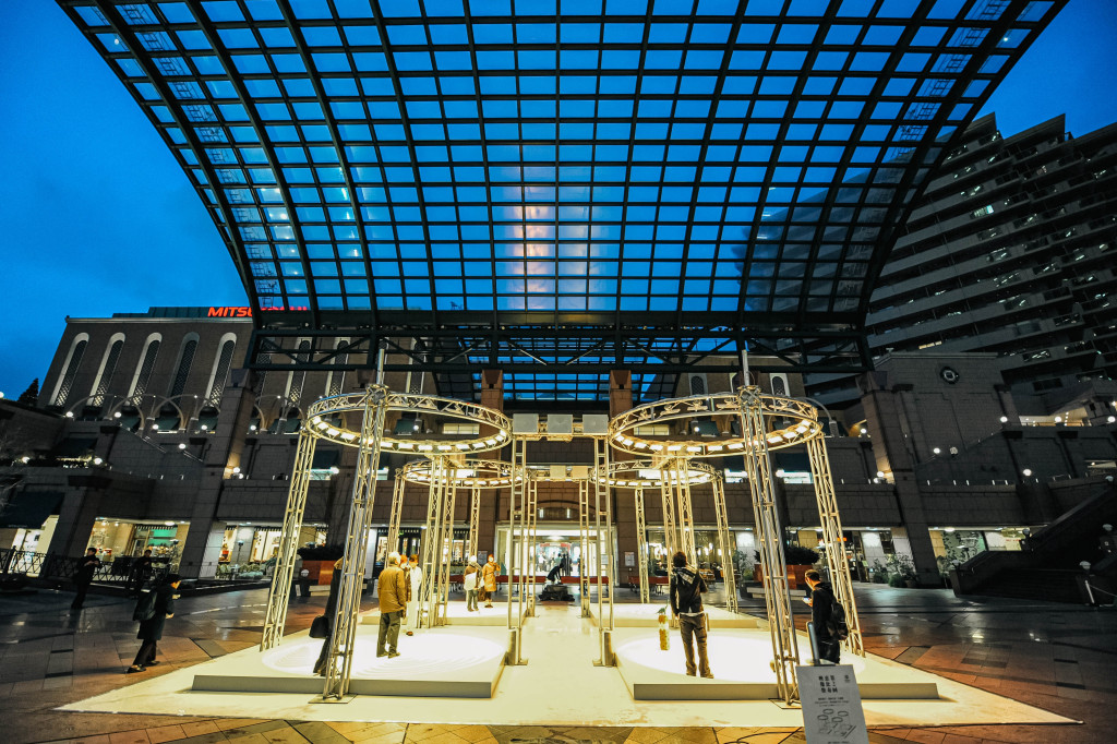 Time Lapse Plant 4 Rings_4 dancers improvisation (2010)_舞台写真