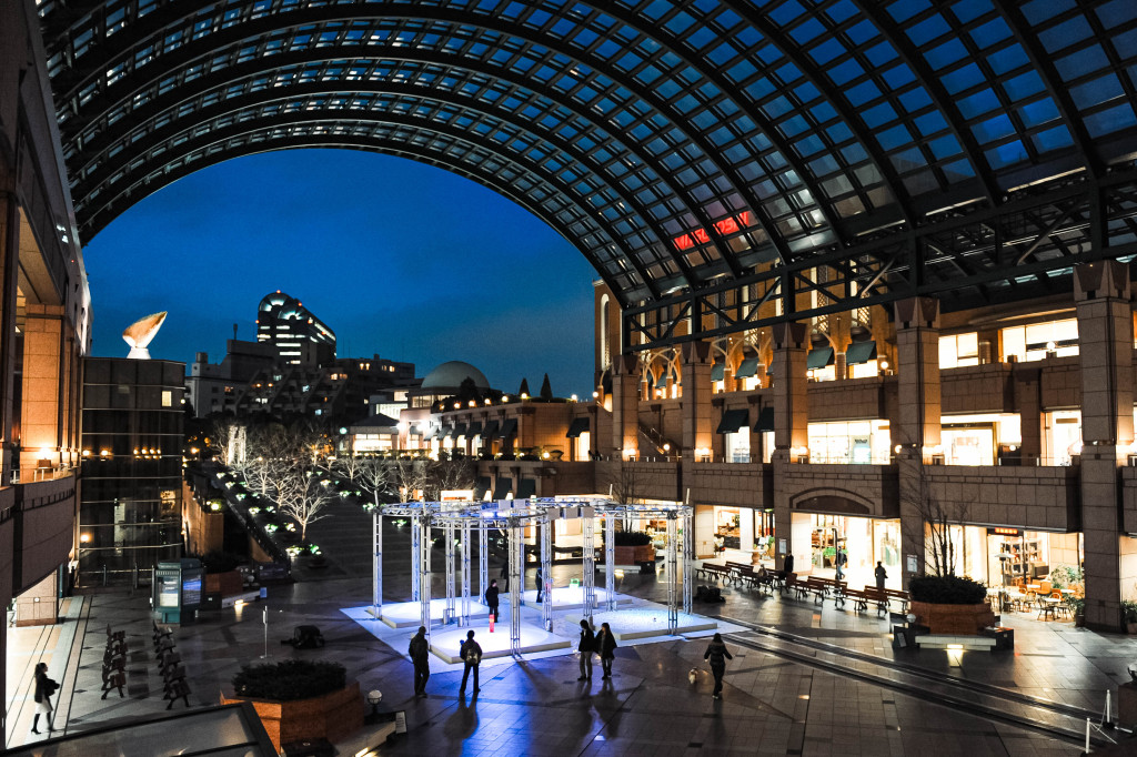 Time Lapse Plant 4 Rings_4 dancers improvisation (2010)_舞台写真