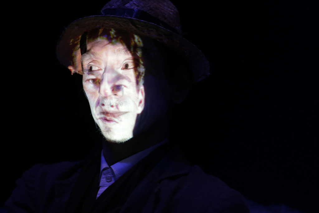 Node/砂漠の老人_舞台写真