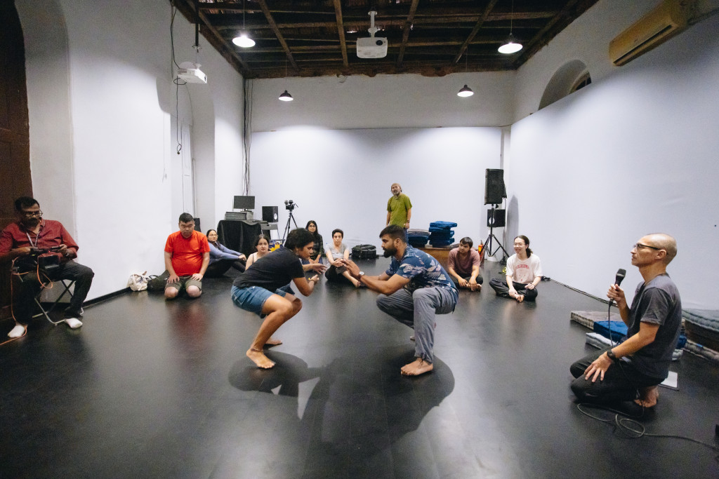 Super Stranger_舞台写真