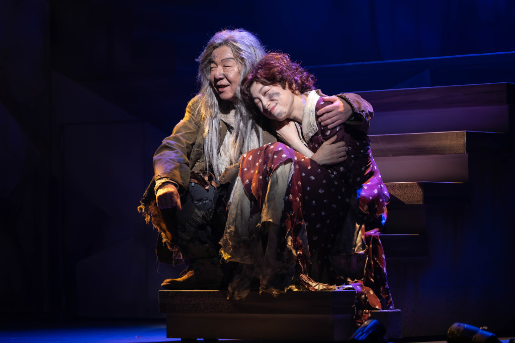 ケムリ研究室no.4「ベイジルタウンの女神」_舞台写真