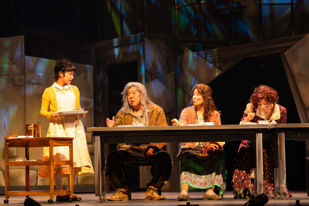 ケムリ研究室no.4「ベイジルタウンの女神」_舞台写真