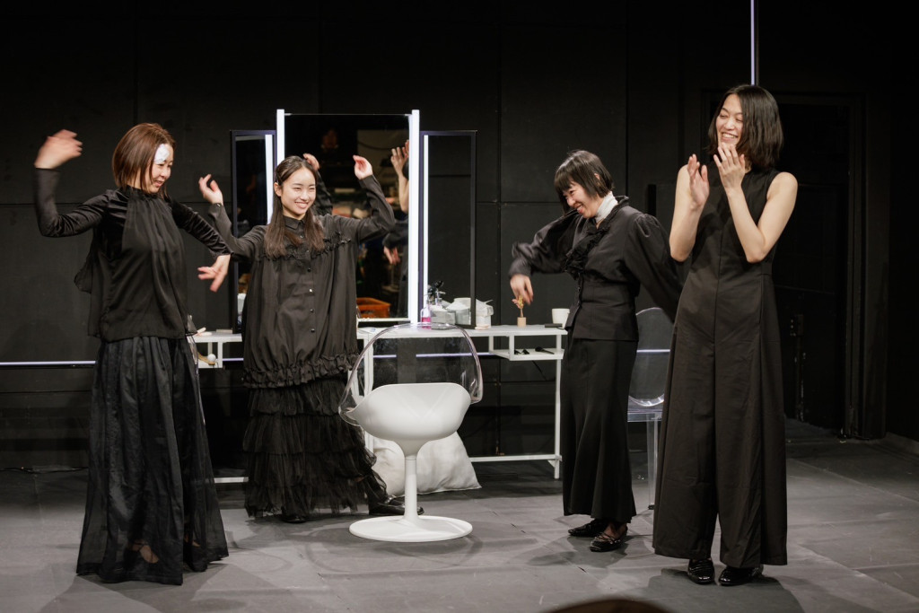 楽屋〜流れ去るものはやがてなつかしき〜_舞台写真