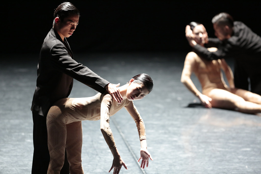 NINA－物質化する生け贄_舞台写真