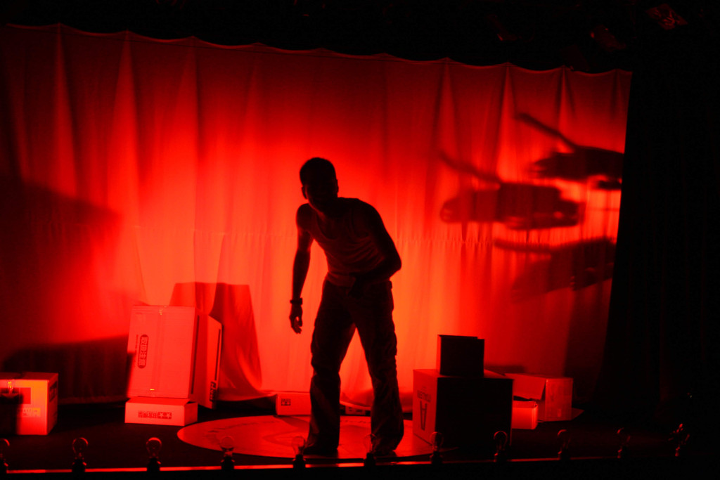 ダイハーダー・ダイハーデスト_舞台写真