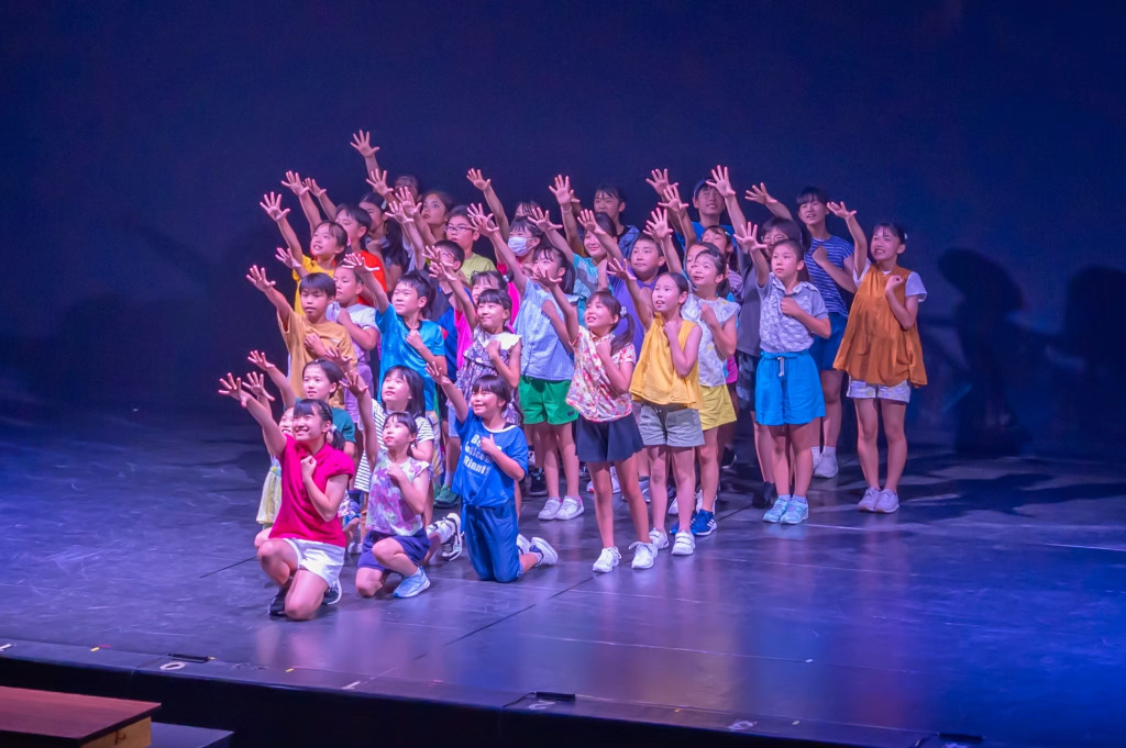 ミュージカル「あいと地球と競売人」_舞台写真