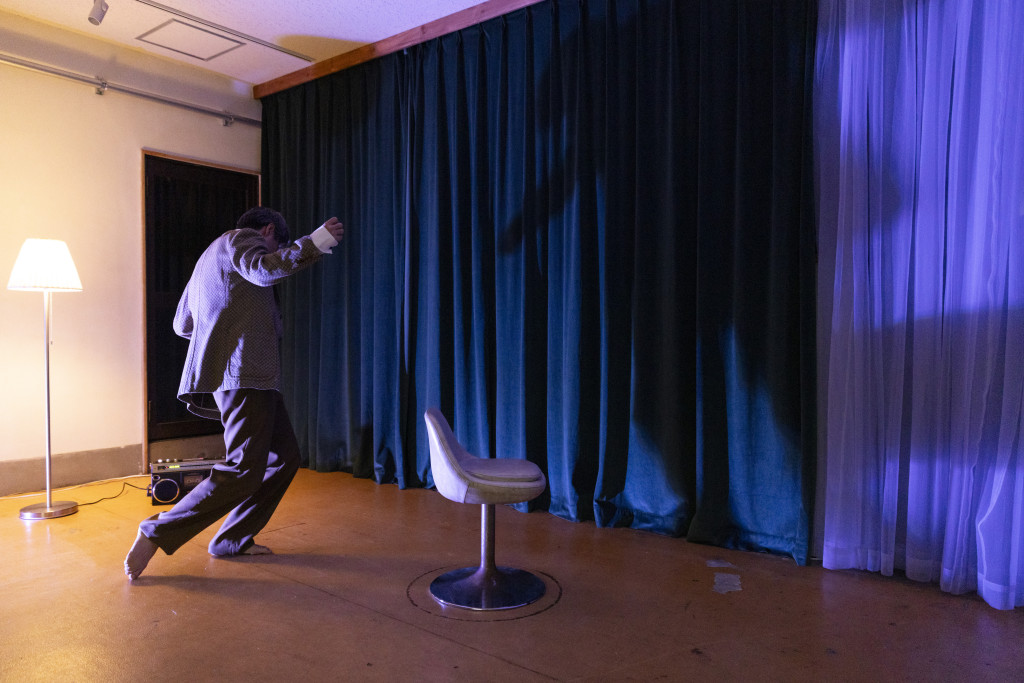 マッチョと亡霊_舞台写真