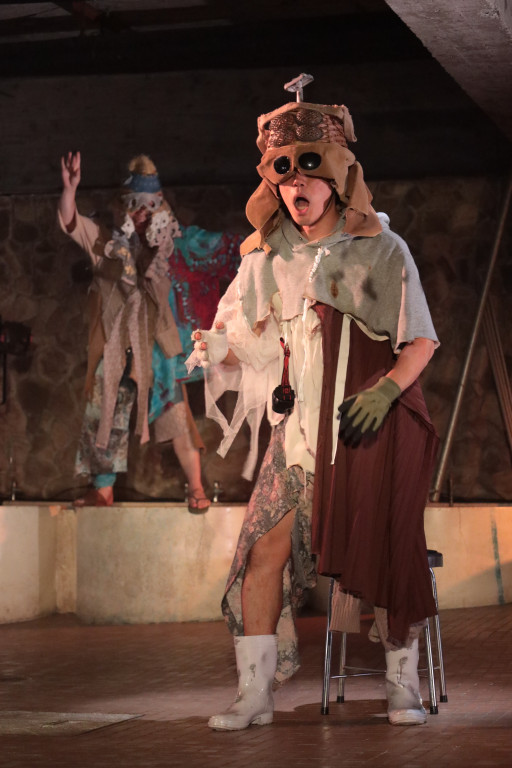 アンダーグラウンド・  ワンダリング・​  ディストラクション_舞台写真