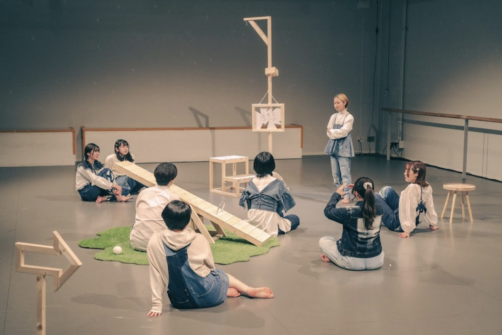 佐々木明音卒業研究公演 ディバイジングを考えるWS /発表公演「うまれたとき私たち初めて音を鳴らして声を上げた」_舞台写真