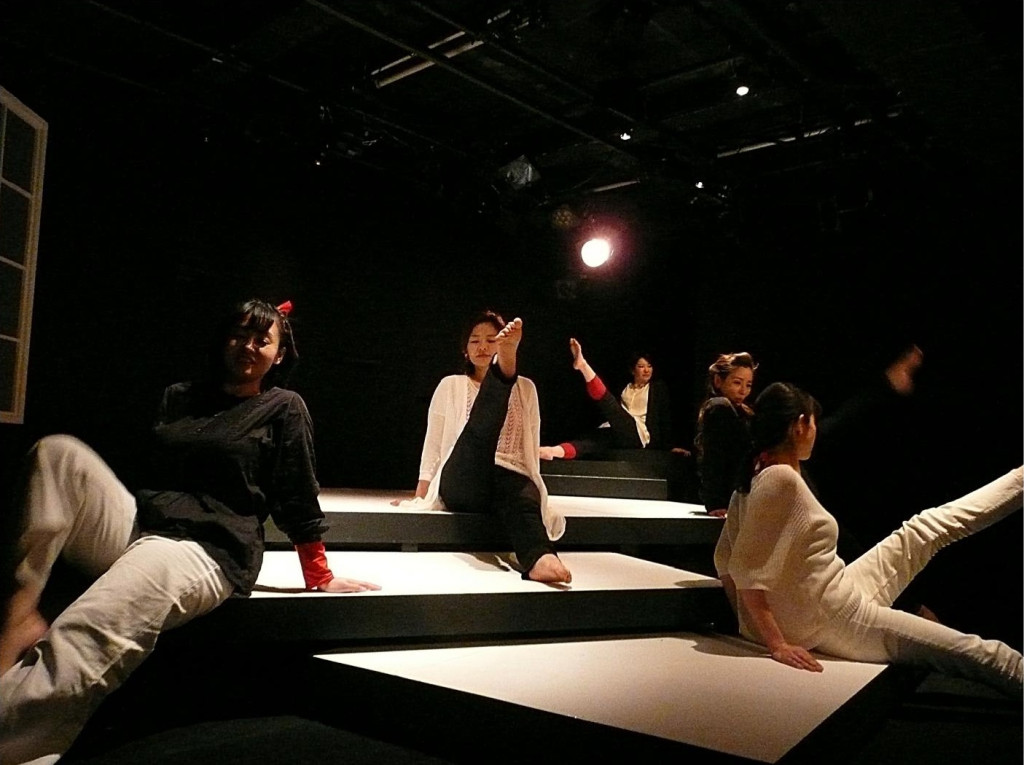 赤い靴はいて_舞台写真