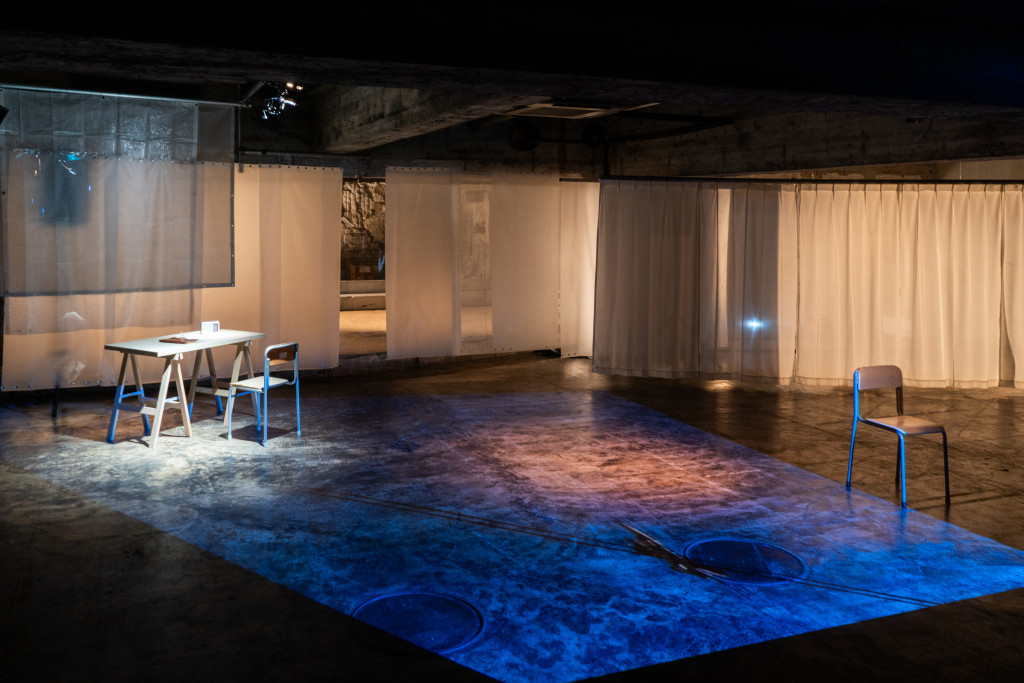 DEAR NEIGHBOR (COMMA)_舞台写真