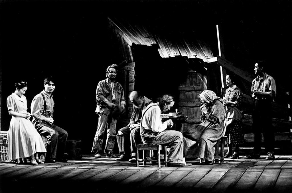 怒りのぶどう_舞台写真