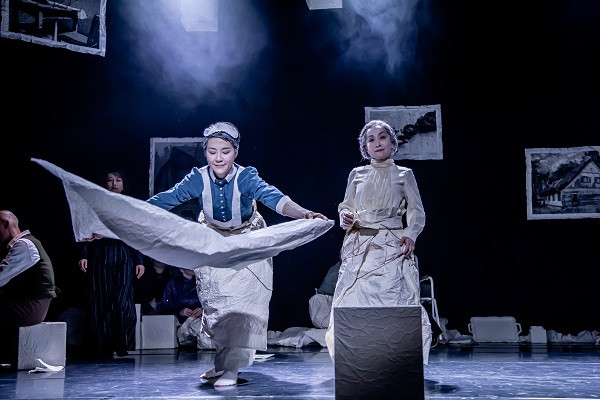 過妄女［かもめ］_舞台写真