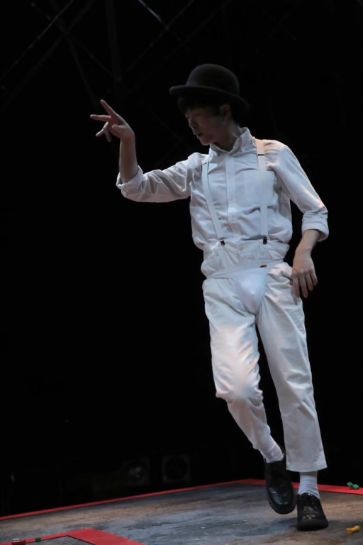 大暴力_舞台写真