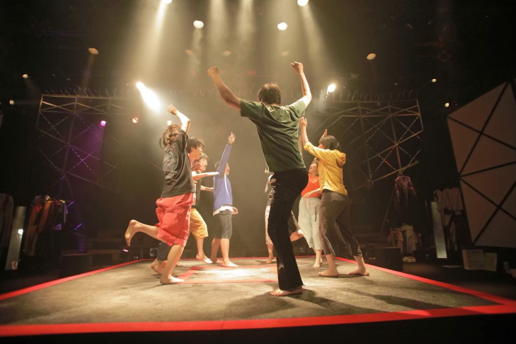 大暴力_舞台写真