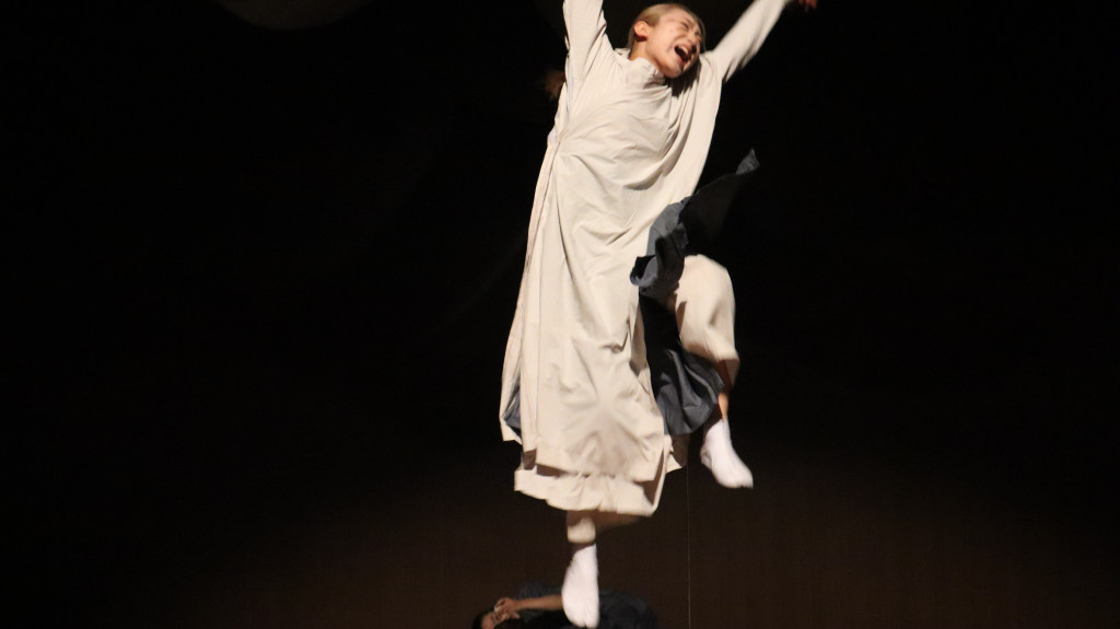 コレオグラフィモンタージュ「MOMOTARO」_舞台写真