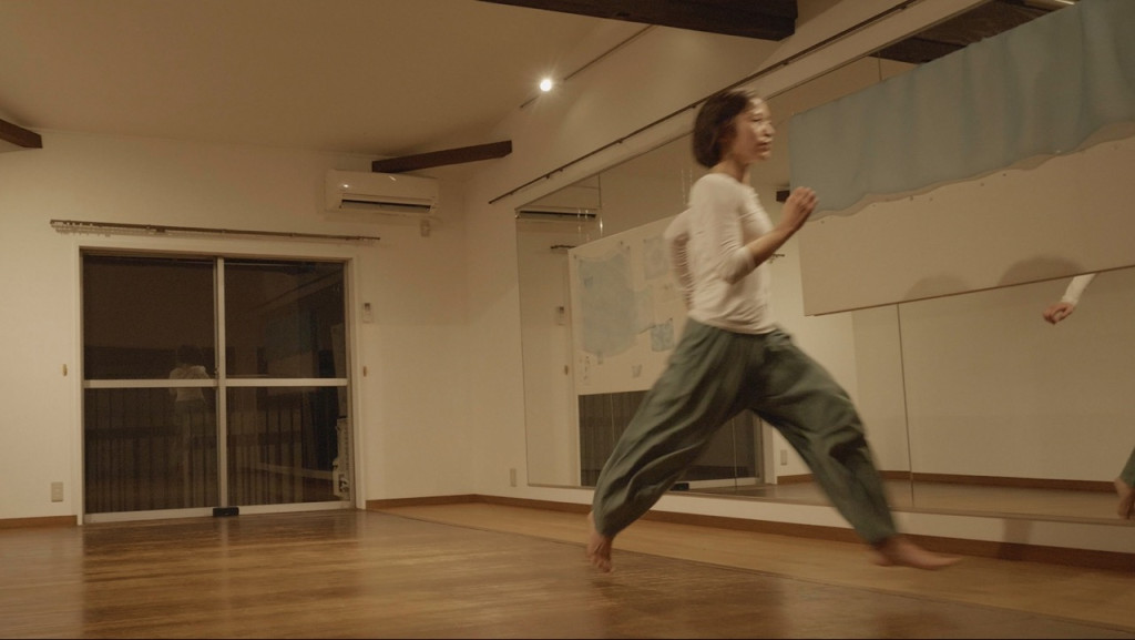 川瀬亜衣 ソロダンス『透明な綾』（2025年2月）_舞台写真