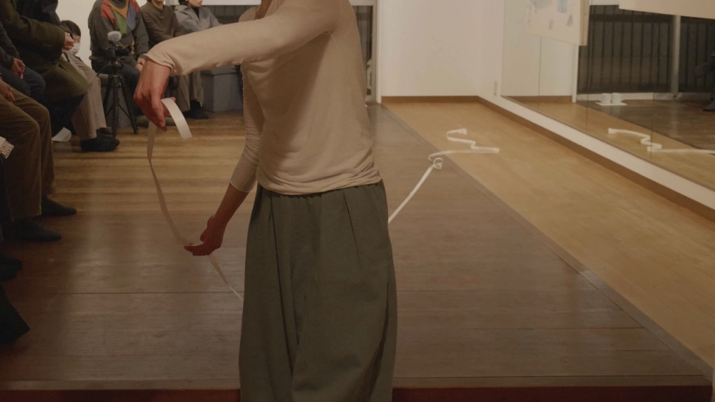 川瀬亜衣 ソロダンス『透明な綾』（2025年2月）_舞台写真