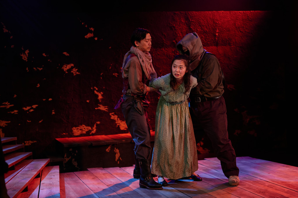 その犀はひとり行く_舞台写真