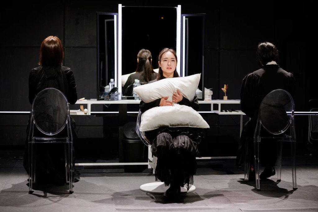 楽屋〜流れ去るものはやがてなつかしき〜_舞台写真