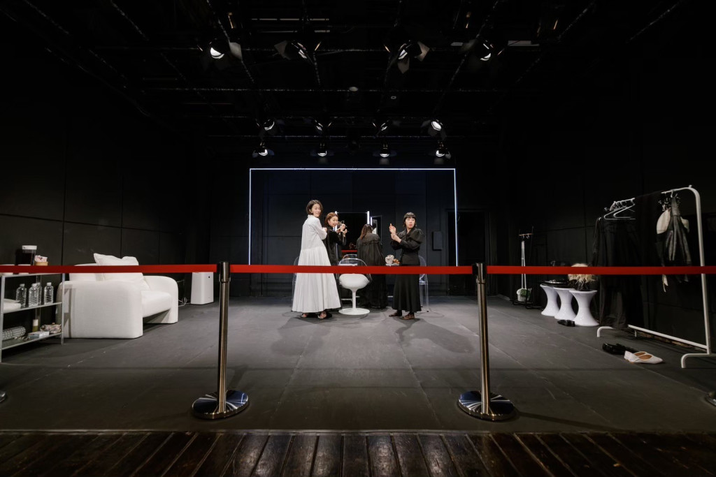 楽屋〜流れ去るものはやがてなつかしき〜_舞台写真