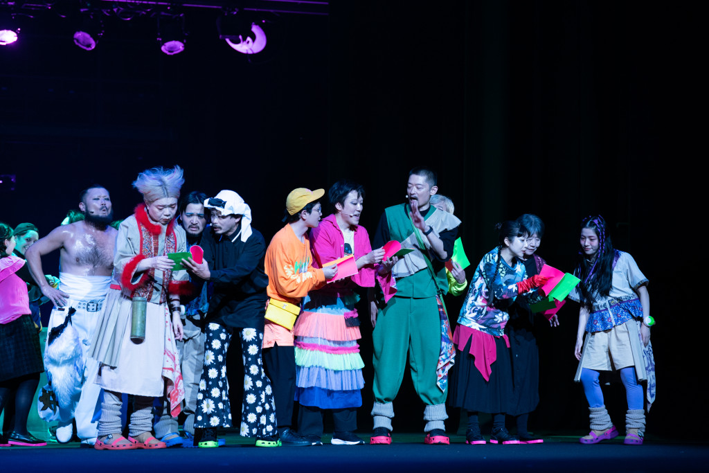 ろう者と聴者が遭遇する舞台作品「黙るな 動け 呼吸しろ」_舞台写真