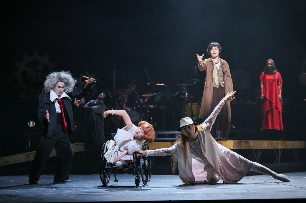 TRAIN TRAIN TRAIN_舞台写真