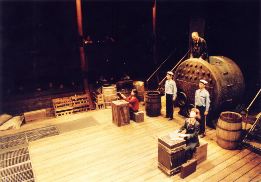 トーキョー裁判1999_舞台写真