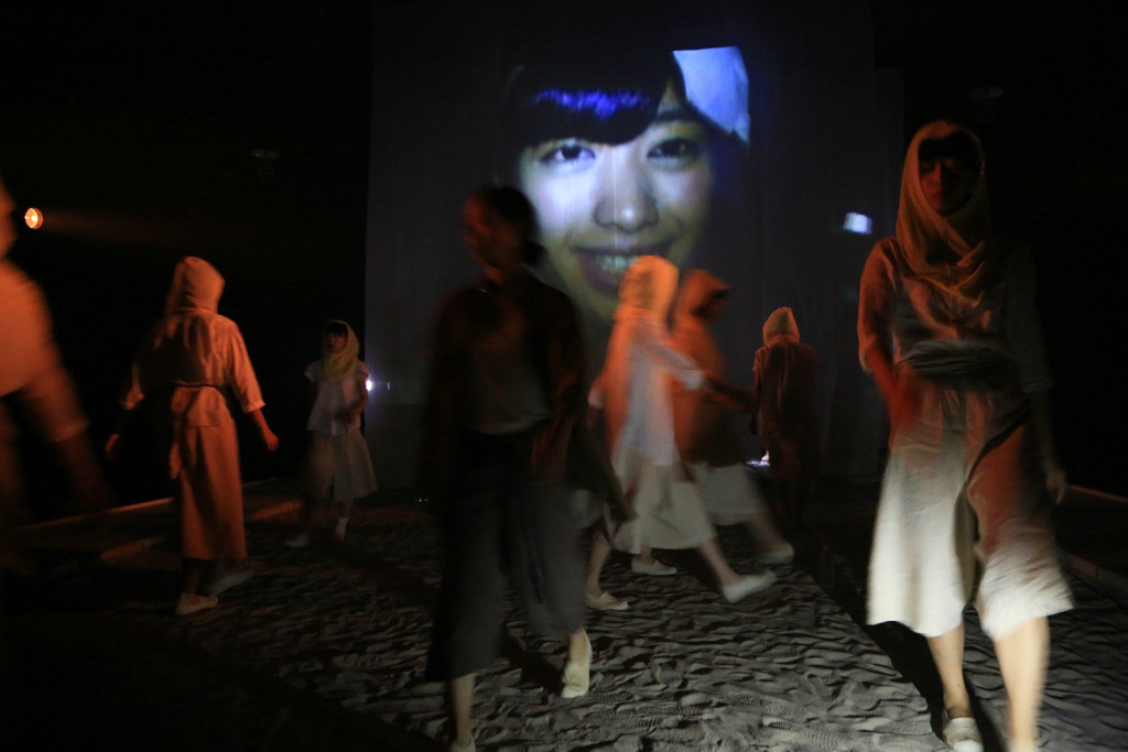 cocoon(2013 ver)_舞台写真
