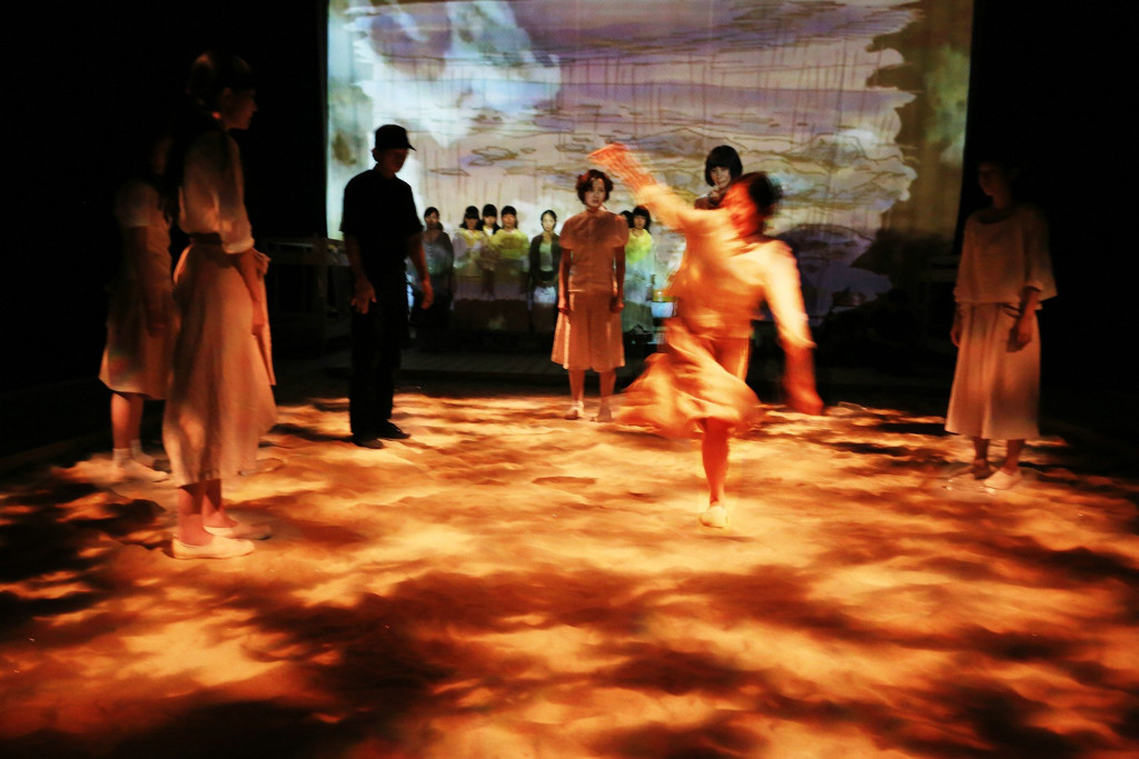 cocoon(2013 ver)_舞台写真
