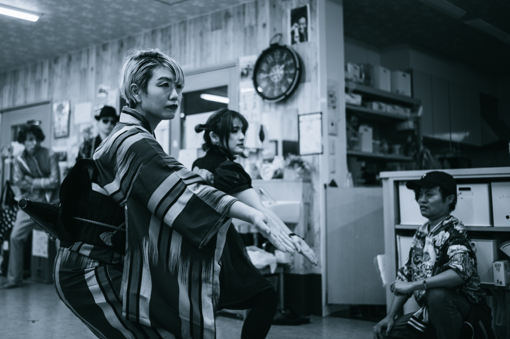 マフィアの妻たち_舞台写真
