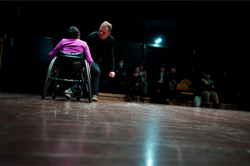 Thikwa + Junkan Projekt_舞台写真