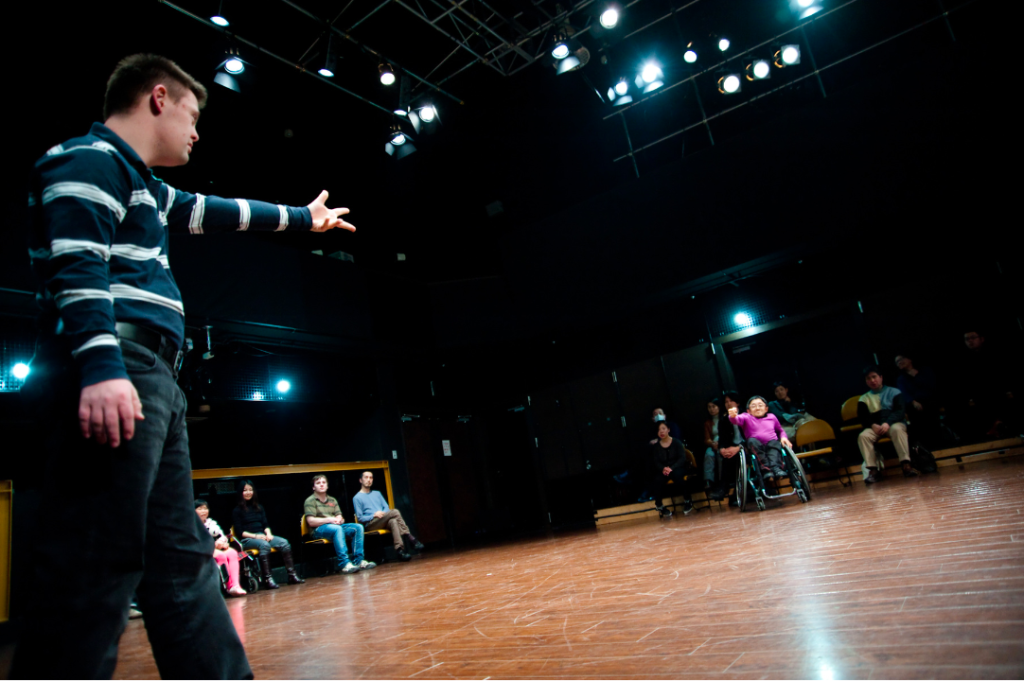 Thikwa + Junkan Projekt_舞台写真